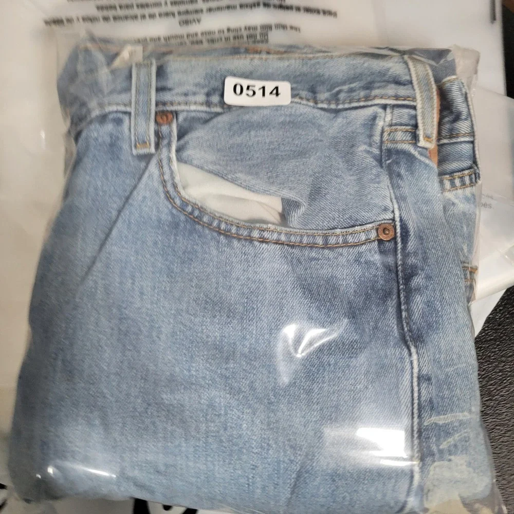 Levi's 501 Jeans Mens‎ 36x30 Light Wash Blue Straight Leg Button Fly Denim